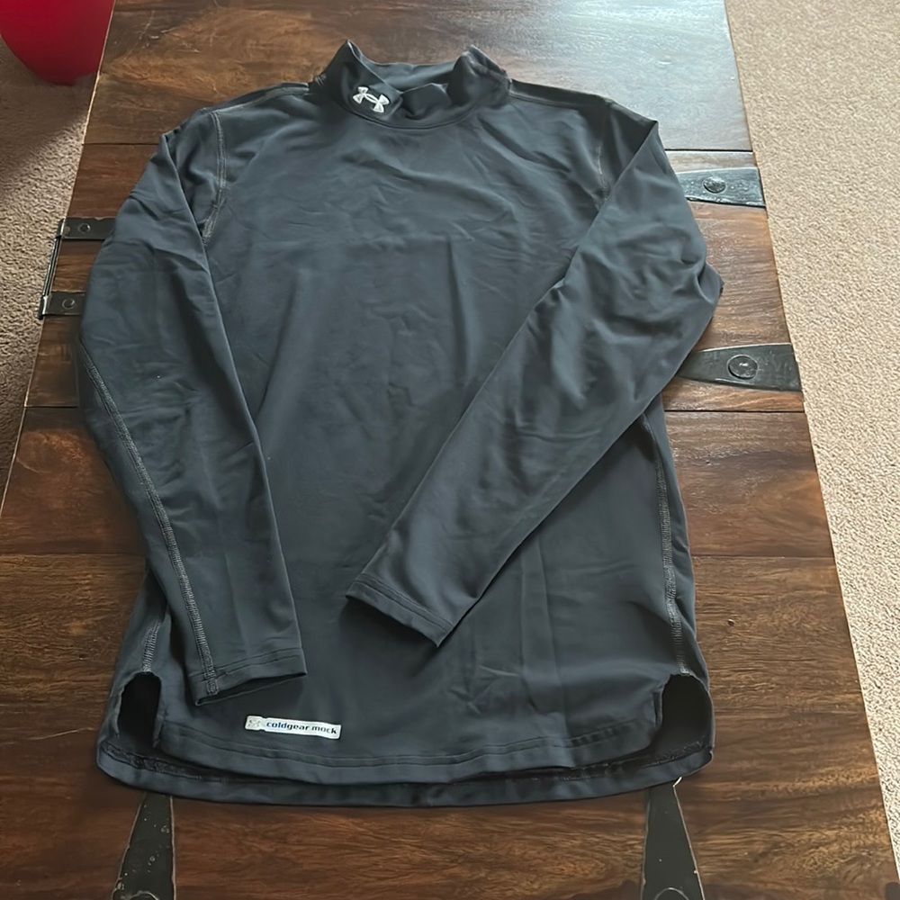 Under Armor Cold Gear Long Sleeve shirt